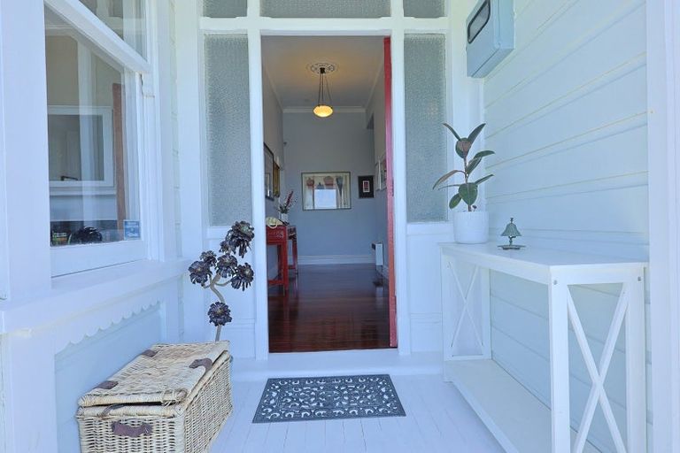 Photo of property in 53 Todman Street, Brooklyn, Wellington, 6021