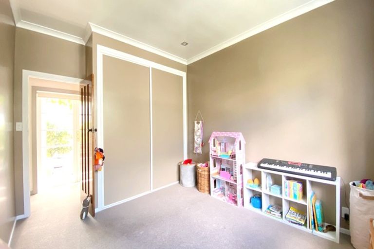 Photo of property in 8 Lynch Street, Point Chevalier, Auckland, 1022