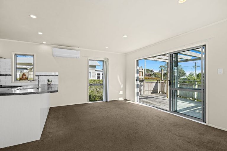 Photo of property in 3 Gazelle Avenue, Beach Haven, Auckland, 0626