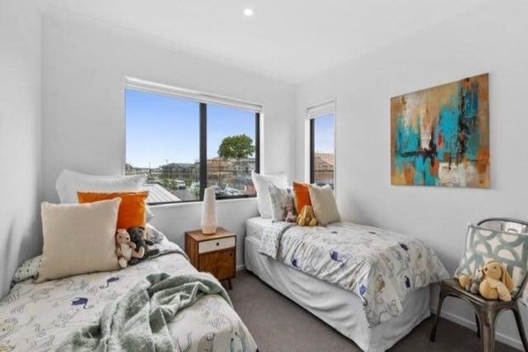 Photo of property in 69 Pepene Avenue, Takanini, 2112