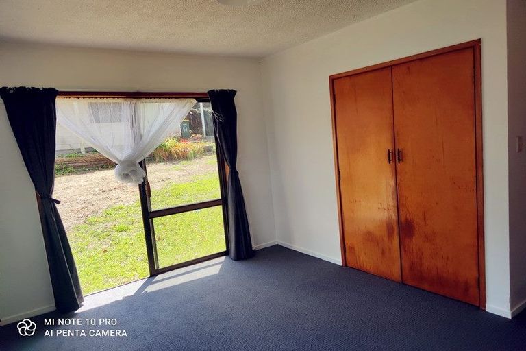 Photo of property in 81 Chivalry Road, Glenfield, Auckland, 0629