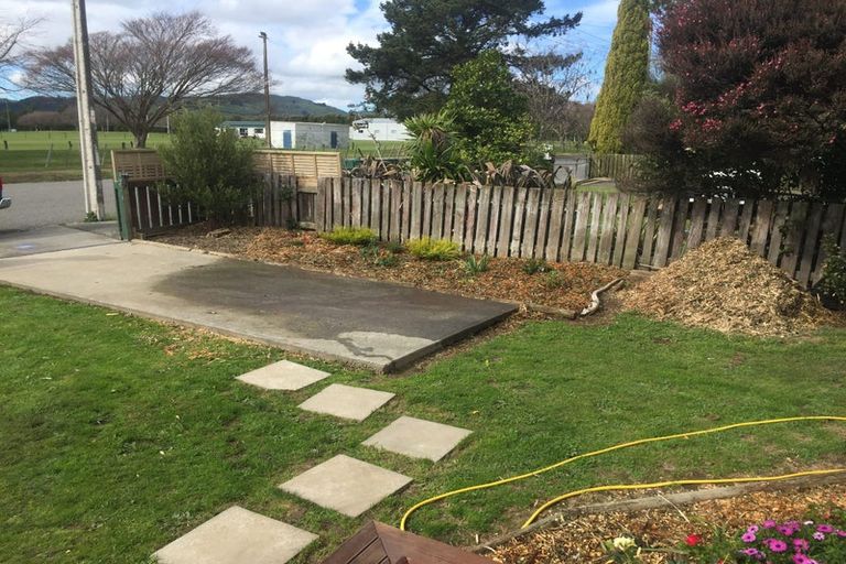 Photo of property in 74 New York Street, Martinborough, 5711