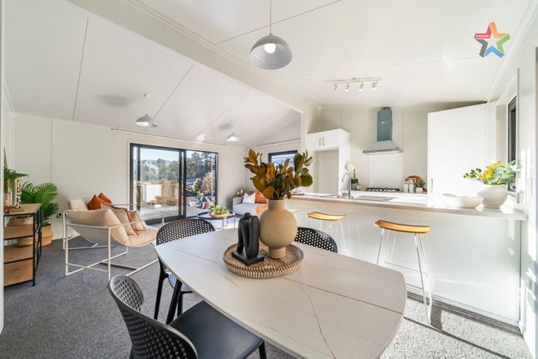 Photo of property in 18d Norana Road, Maoribank, Upper Hutt, 5018