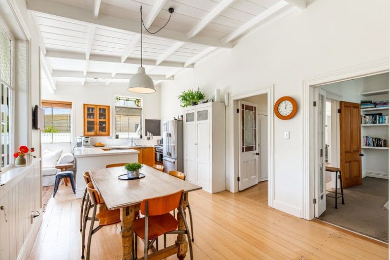 Photo of property in 203 Victoria Road, Devonport, Auckland, 0624