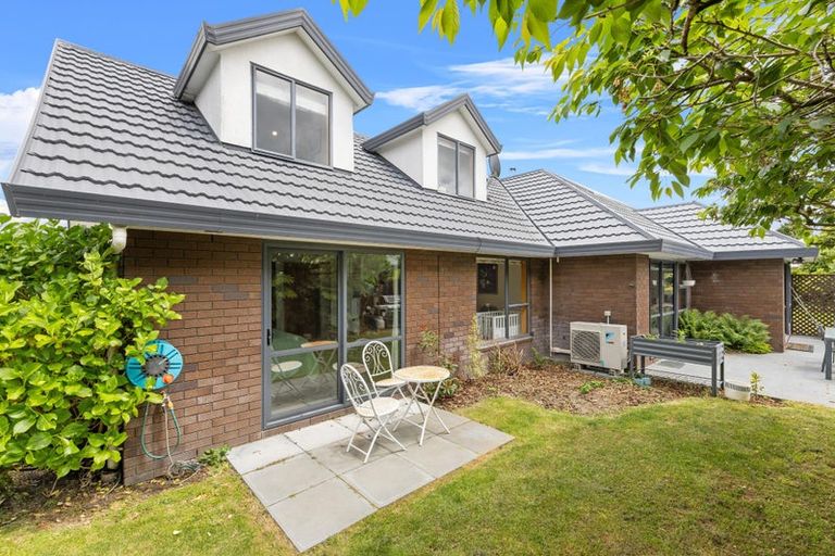 Photo of property in 18 Vanderbilt Place, Halswell, Christchurch, 8025