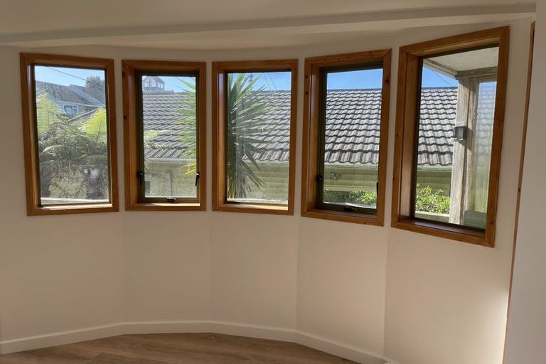 Photo of property in 19 Oku Street, Island Bay, Wellington, 6023