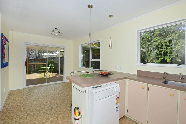 Photo of property in 11 Nottingham Street, Karori, Wellington, 6012