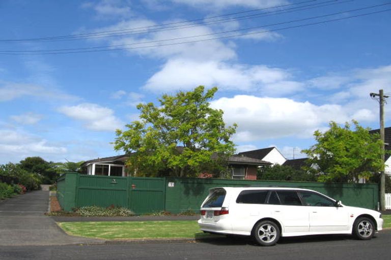 Photo of property in 1/15a Saltburn Road, Milford, Auckland, 0620
