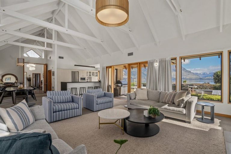 Photo of property in 186 Beacon Point Road, Wanaka, 9305