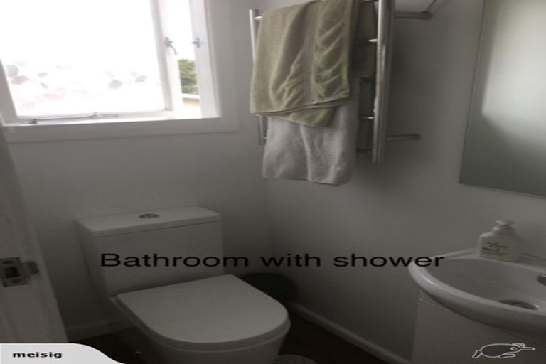 Photo of property in 98 Howard Road, Orere Point, Papakura, 2585