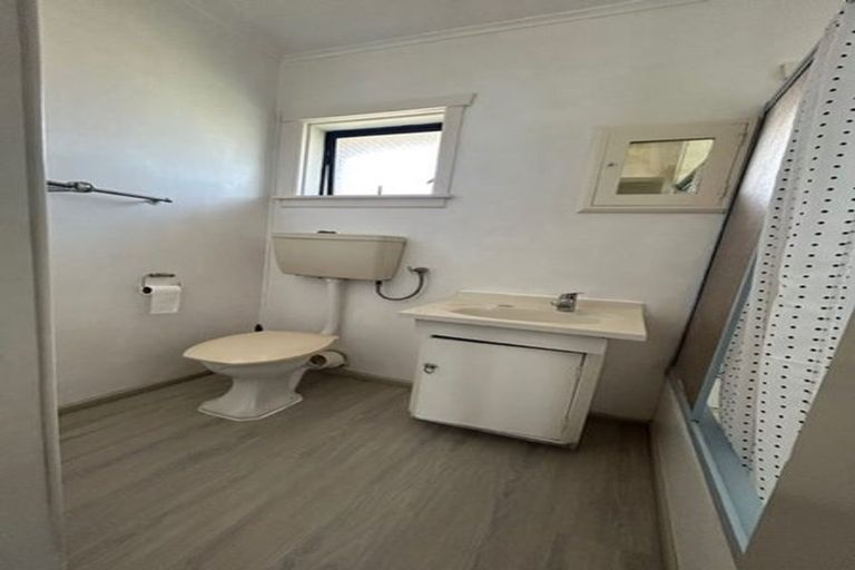 Photo of property in 3a Sutton Crescent, Papatoetoe, Auckland, 2025