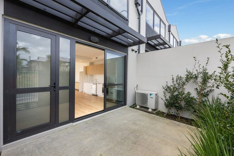 Photo of property in Verdant Lane, 3/269 Rosedale Road, Albany, Auckland, 0632