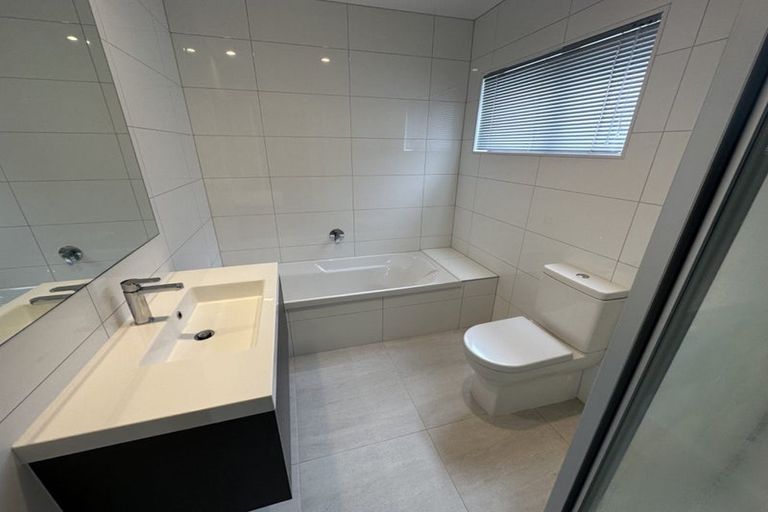 Photo of property in 18 Nganui Avenue, Takanini, 2112