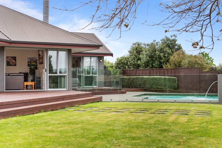 Photo of property in 91 Kaipara Road, Papakura, 2582