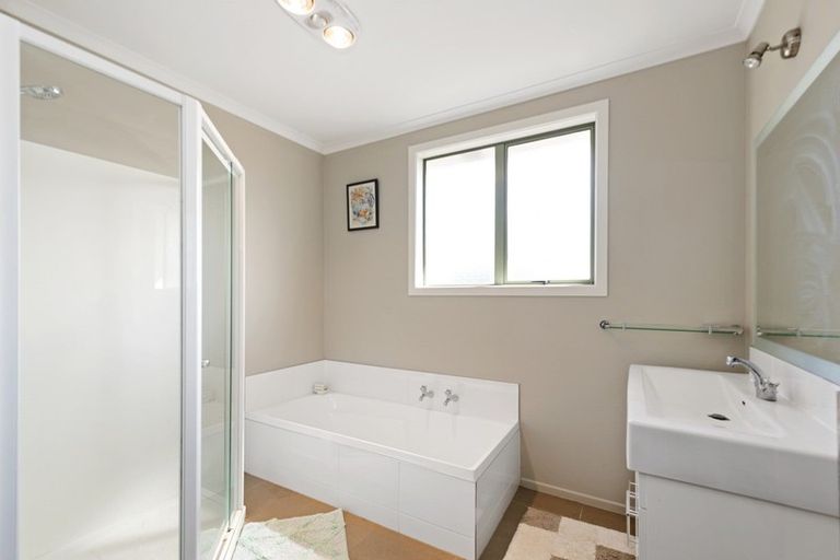 Photo of property in 16 La Salle Drive, Westown, New Plymouth, 4310