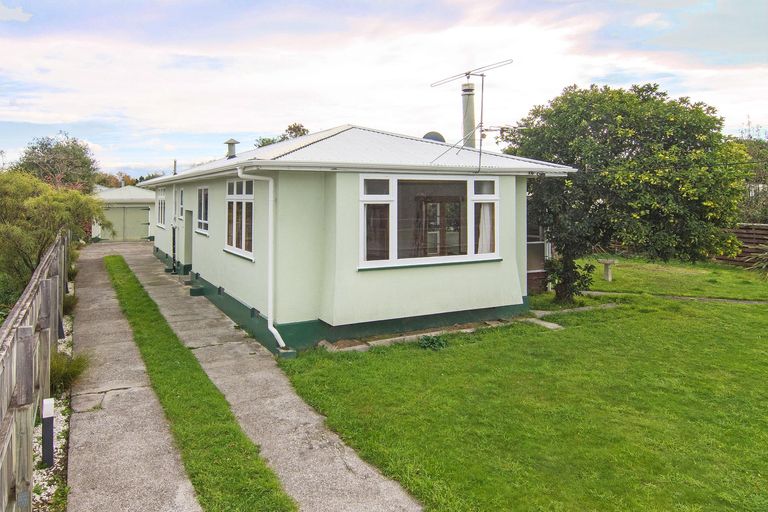 Photo of property in 2 Lett Street, Lansdowne, Masterton, 5810