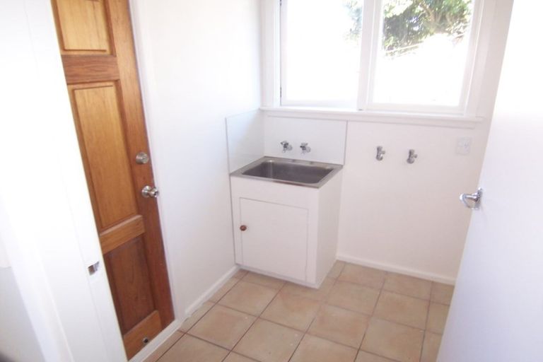 Photo of property in 77 Greendale Avenue, Avonhead, Christchurch, 8042