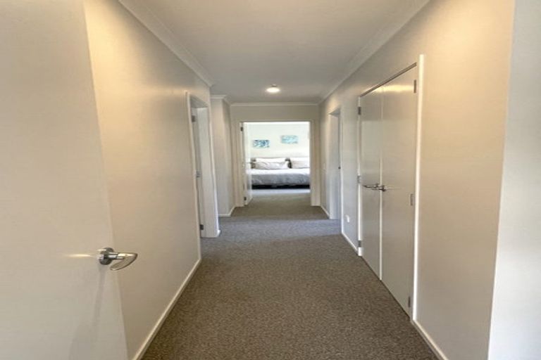 Photo of property in 17 Mooring Close, Whitby, Porirua, 5024