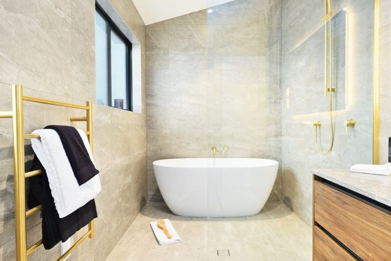 Photo of property in 18a Stratford Avenue, Milford, Auckland, 0620