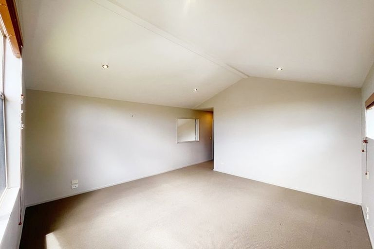Photo of property in 10 Chard Place, Flat Bush, Auckland, 2016