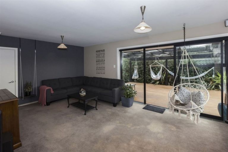 Photo of property in 97 Farquhars Road, Redwood, Christchurch, 8051