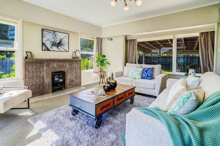 Photo of property in 242 Forrest Hill Road, Forrest Hill, Auckland, 0620