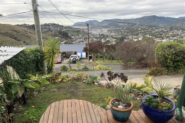 Photo of property in 24 Matipo Terrace, Toi Toi, Nelson, 7010