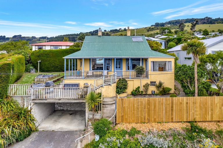 Photo of property in 42 Marion Street, Macandrew Bay, Dunedin, 9014