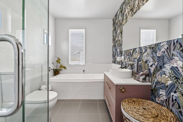 Photo of property in 7 Rata Street, Wanaka, 9305