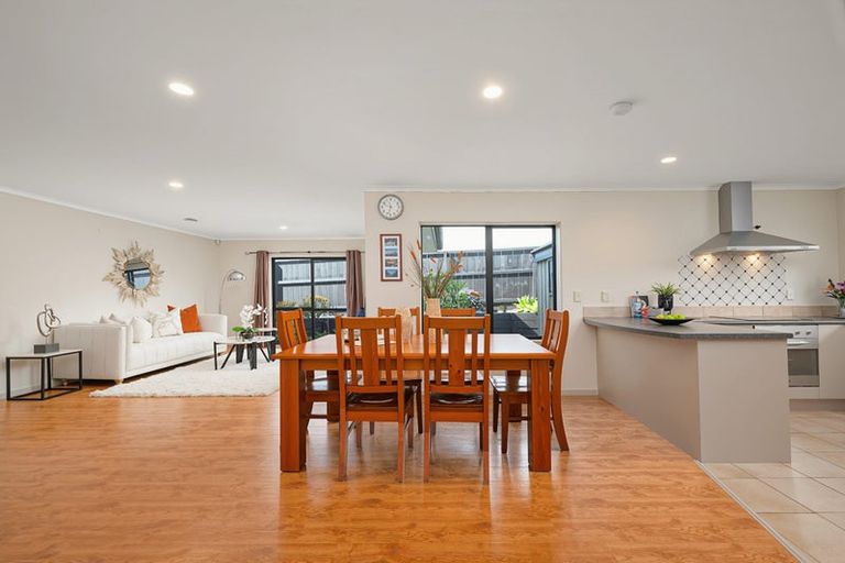 Photo of property in 48 Basra Drive, Henderson, Auckland, 0612