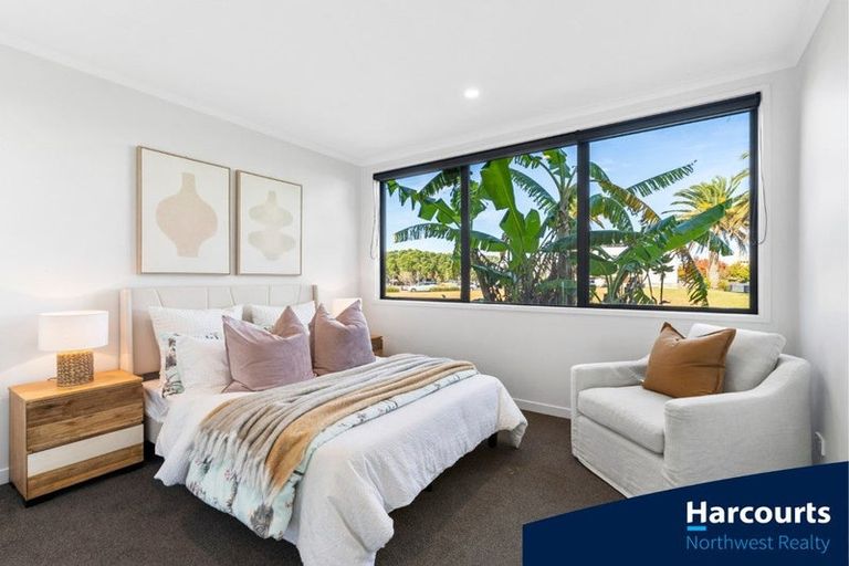 Photo of property in 284 Hobsonville Point Road, Hobsonville, Auckland, 0616