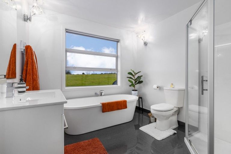 Photo of property in 29 Okarito Avenue, Levin, 5510