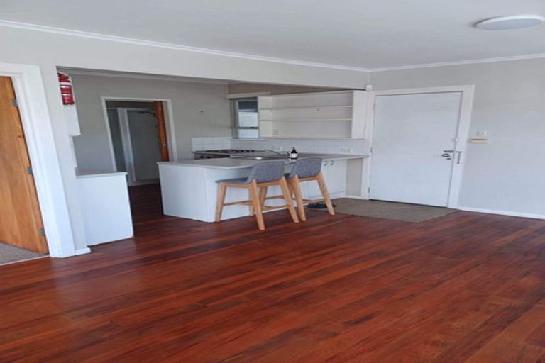 Photo of property in 2/8 Campbell Road, Takapuna, Auckland, 0622