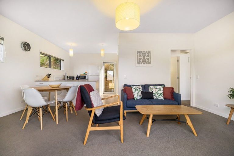 Photo of property in 129a Wynyard Crescent, Fernhill, Queenstown, 9300