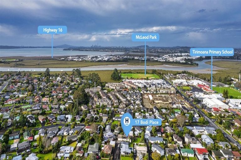 Photo of property in 17 Bodi Place, Te Atatu South, Auckland, 0610