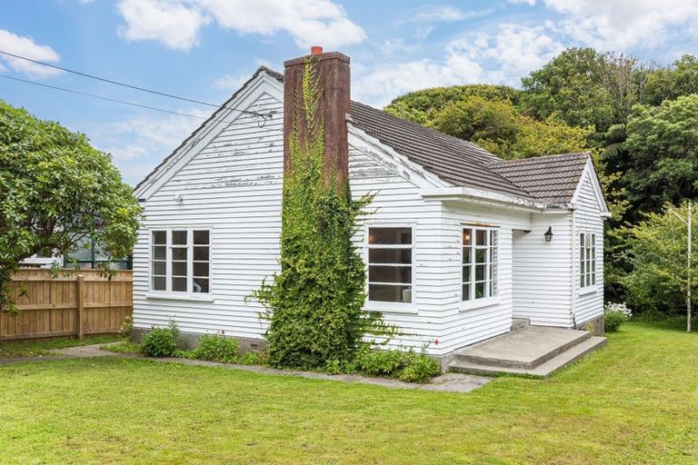 Photo of property in 67 Delhi Crescent, Khandallah, Wellington, 6035