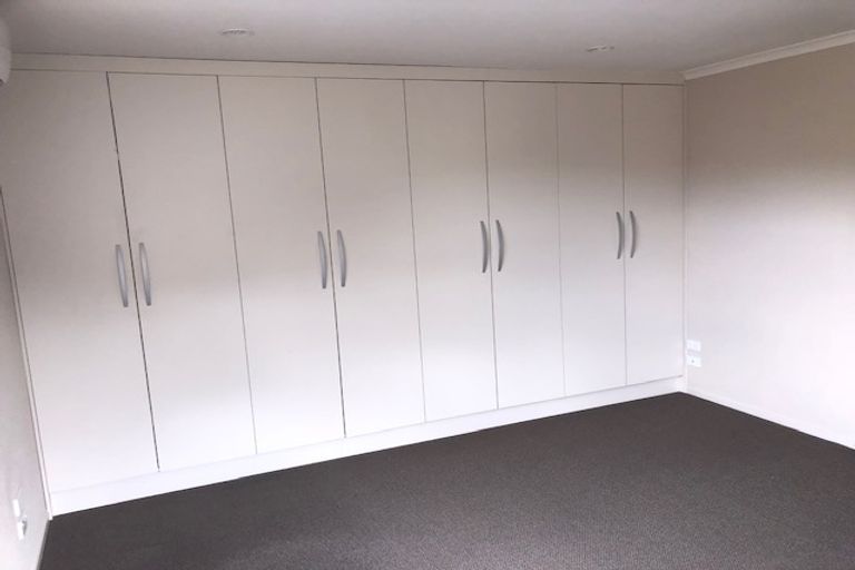 Photo of property in 28 Salford Crescent, Flat Bush, Auckland, 2019