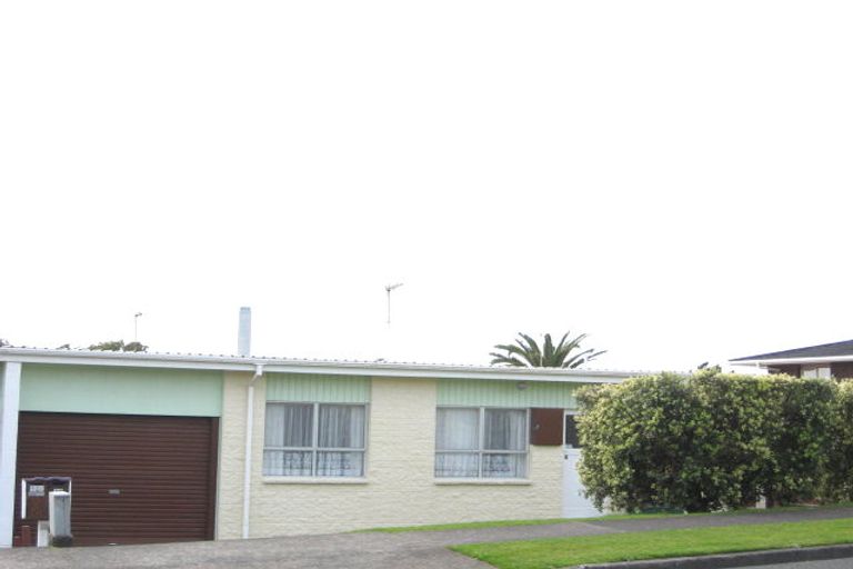 Photo of property in 12 Norwich Avenue, Spotswood, New Plymouth, 4310