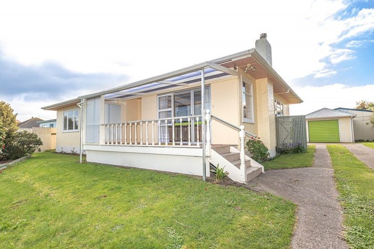 Photo of property in 6 Wordsworth Street, Gonville, Whanganui, 4501