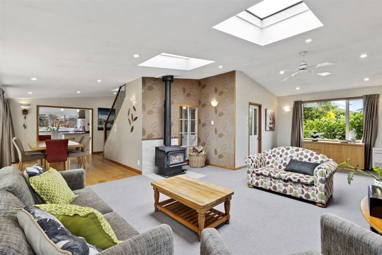 Photo of property in 7 Sawtell Place, Northcote, Christchurch, 8052