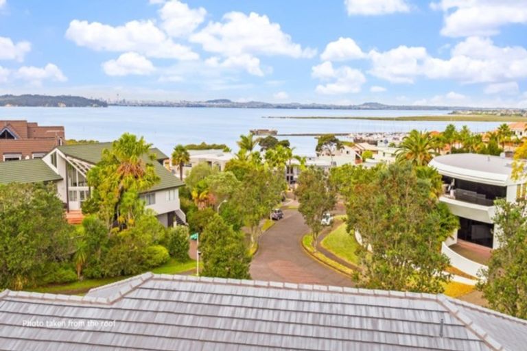 Photo of property in 14 Marguerita Place, West Harbour, Auckland, 0618