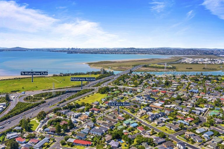 Photo of property in 2/62 Vera Road, Te Atatu South, Auckland, 0610