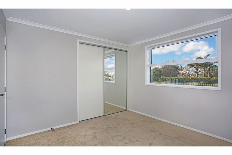 Photo of property in 1 Te Paahi Avenue, Waiuku, 2123