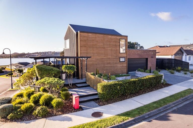 Photo of property in 10 Ihakara Arthur Lane, Aotea, Porirua, 5024