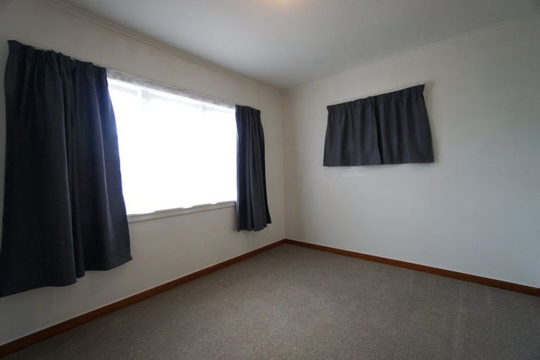 Photo of property in 494 Blockhouse Bay Road, Blockhouse Bay, Auckland, 0600