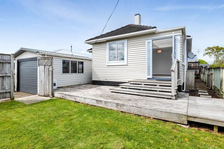 Photo of property in 1/324 Carrington Street, Vogeltown, New Plymouth, 4310
