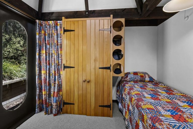 Photo of property in 74 Chatsworth Road, Silverstream, Upper Hutt, 5019