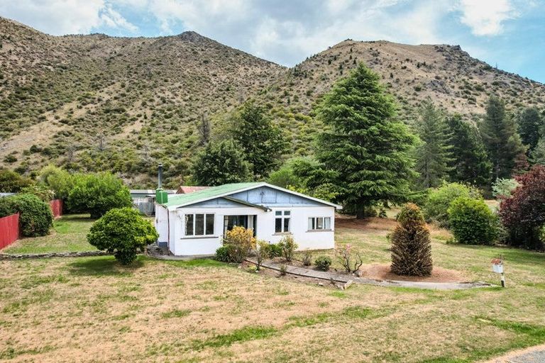 Photo of property in 103 Bledisloe Street, Kurow, 9435