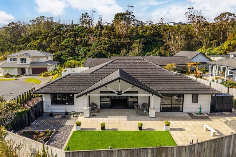 Photo of property in 64 Banks Boulevard, Whitby, Porirua, 5024