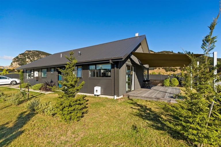 Photo of property in 60 Sherwin Avenue, Albert Town, Wanaka, 9305